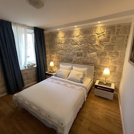Mia Apartman