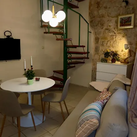 Apartman Mia *